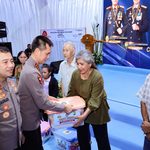 Polisi Bersama Masyarakat, Polda Metro Jaya Gelar Bakti Kesehatan dan Salurkan 1.000 Paket Sembako di Kampung Ambon